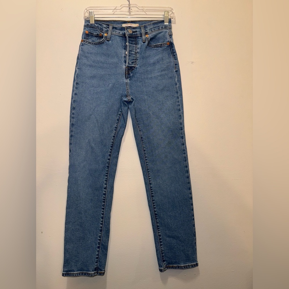 Levi’s women Wedgie Straight size 26